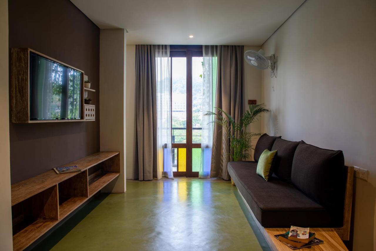 Lake Avenue Hotel Κάντι Εξωτερικό φωτογραφία