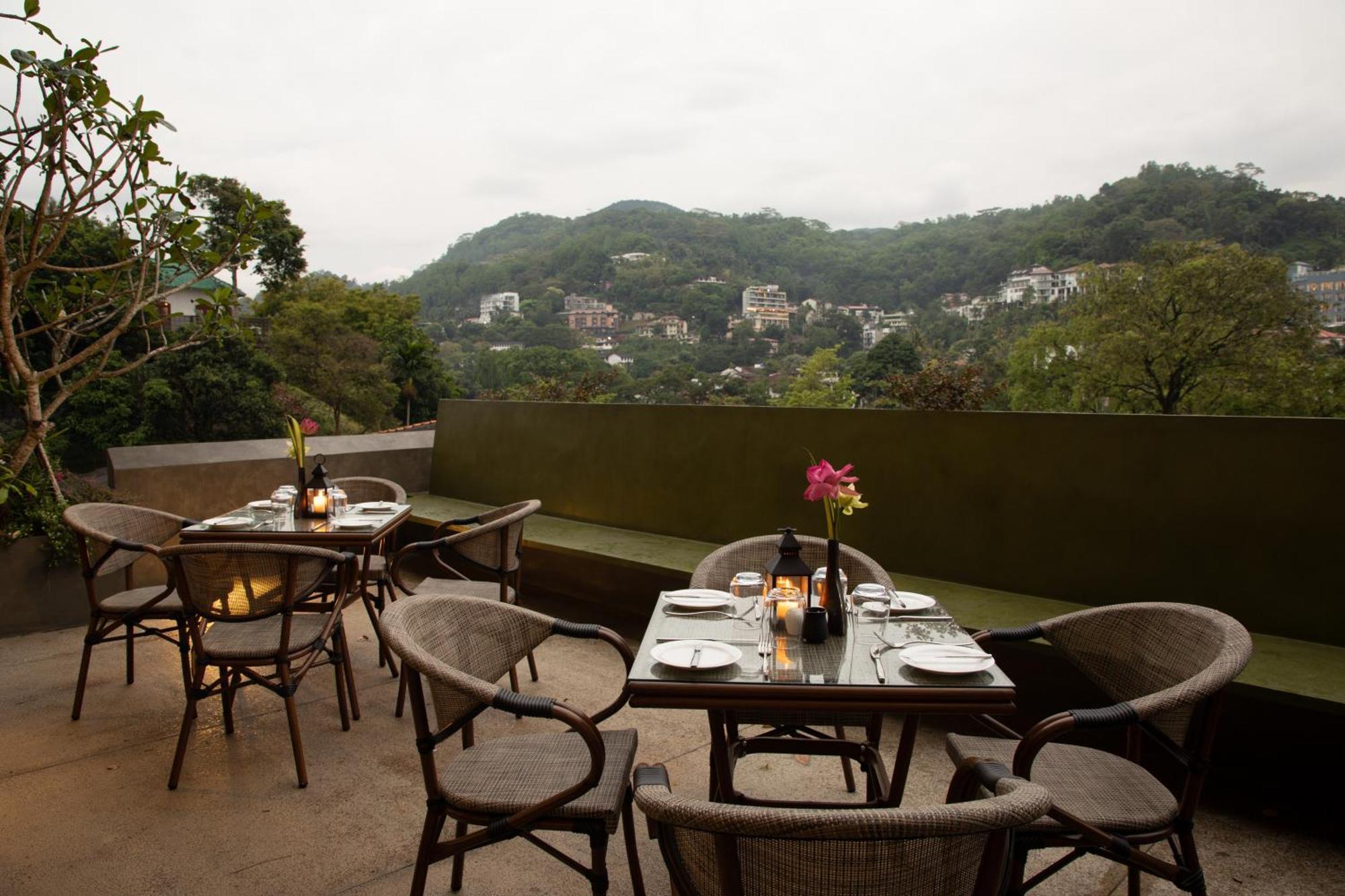 Lake Avenue Hotel Κάντι Εξωτερικό φωτογραφία